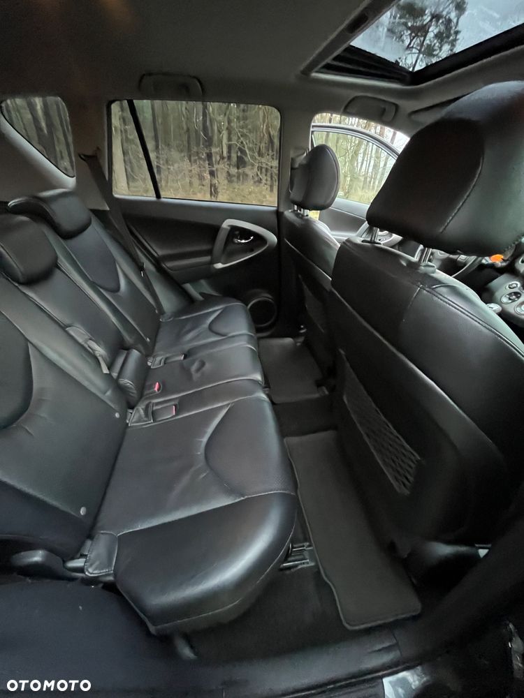 Toyota RAV4 - 11