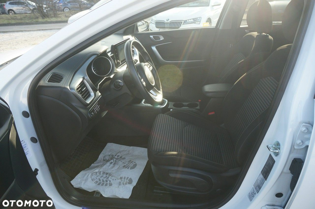 Kia Ceed 1.5 T-GDI M - 21
