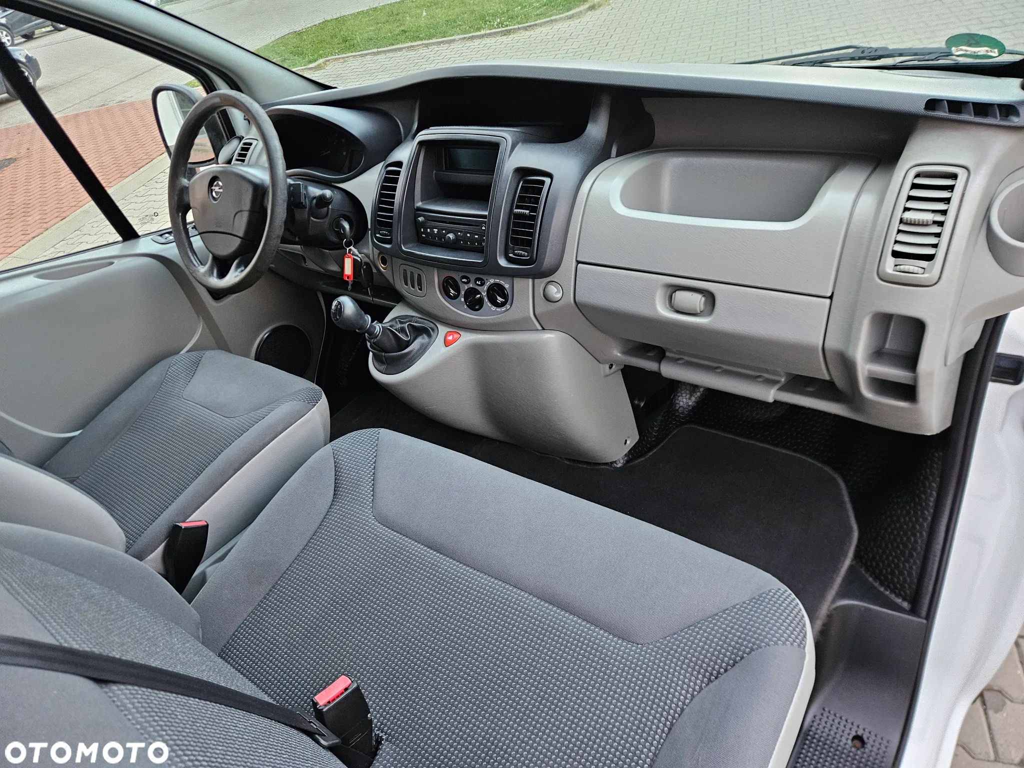 Opel VIVARO - 13