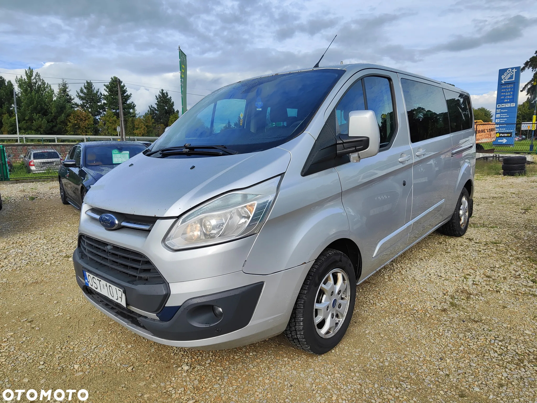 Ford Tourneo Custom - 3