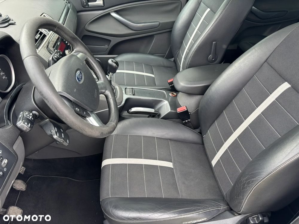 Ford Kuga 2.0 TDCi 2x4 Titanium - 15