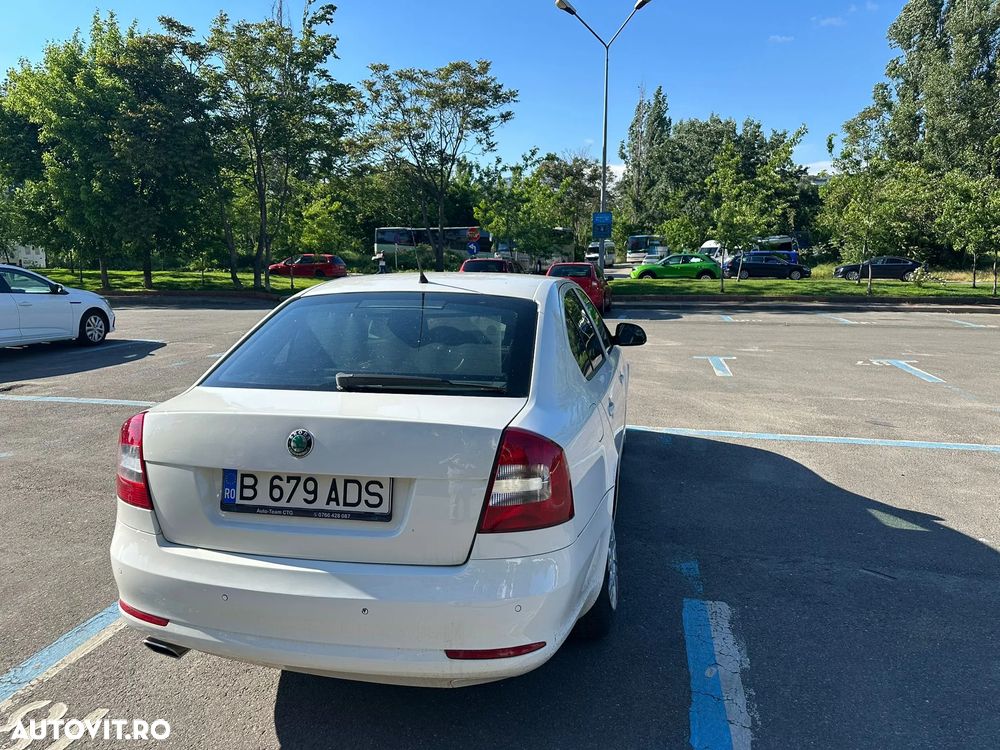 Skoda Octavia 1.6 TDI ELEGANCE - 8
