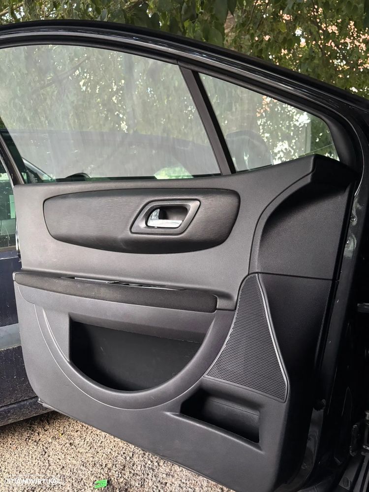 Citroën C4 1.6 HDi 110 SX - 8