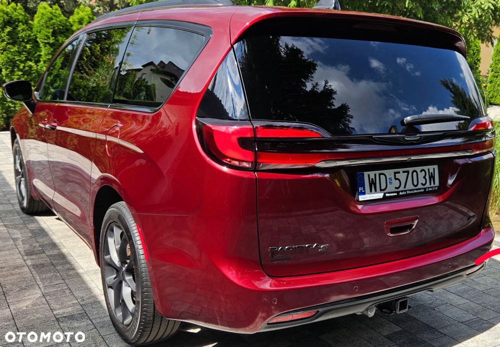 Chrysler Pacifica - 11