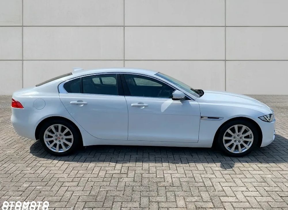 Jaguar XE 2.0 D Prestige - 19