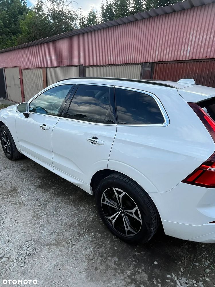 Volvo XC 60 B5 B AWD Momentum - 4