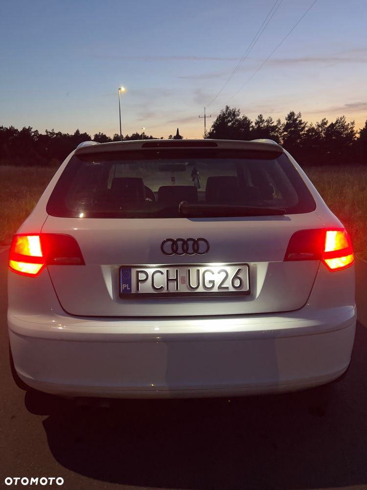 Audi A3 Sportback 2.0 TDI DPF S line Sportpaket - 4