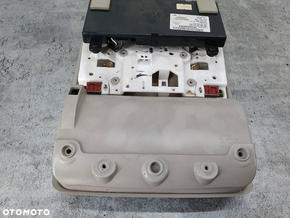 LAMPKA PODSUFITKI CHRYSLER PACIFICA 05096156AA - 2