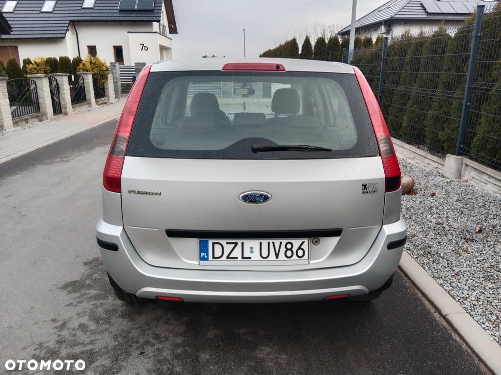 Ford Fusion 1.4 Ambiente - 15