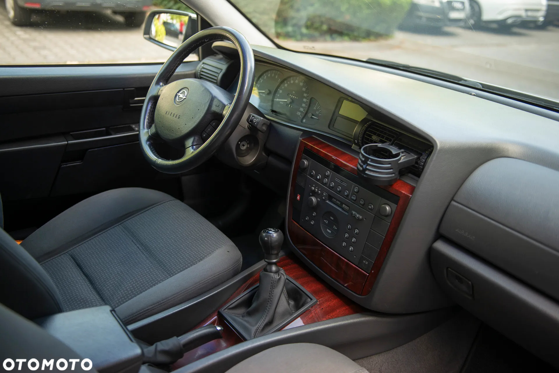 Opel Omega 2.2 Elegance - 27