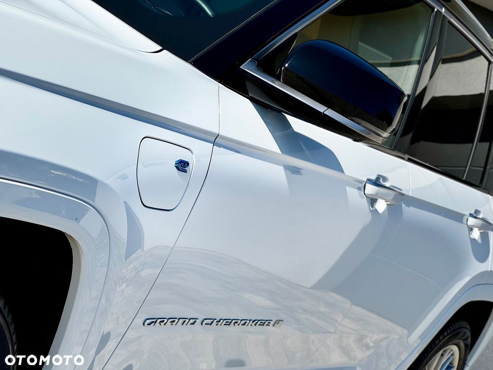 Jeep Grand Cherokee - 20