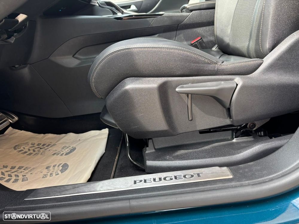 Peugeot 3008 1.6 Hybrid GT e-EAT8 - 17