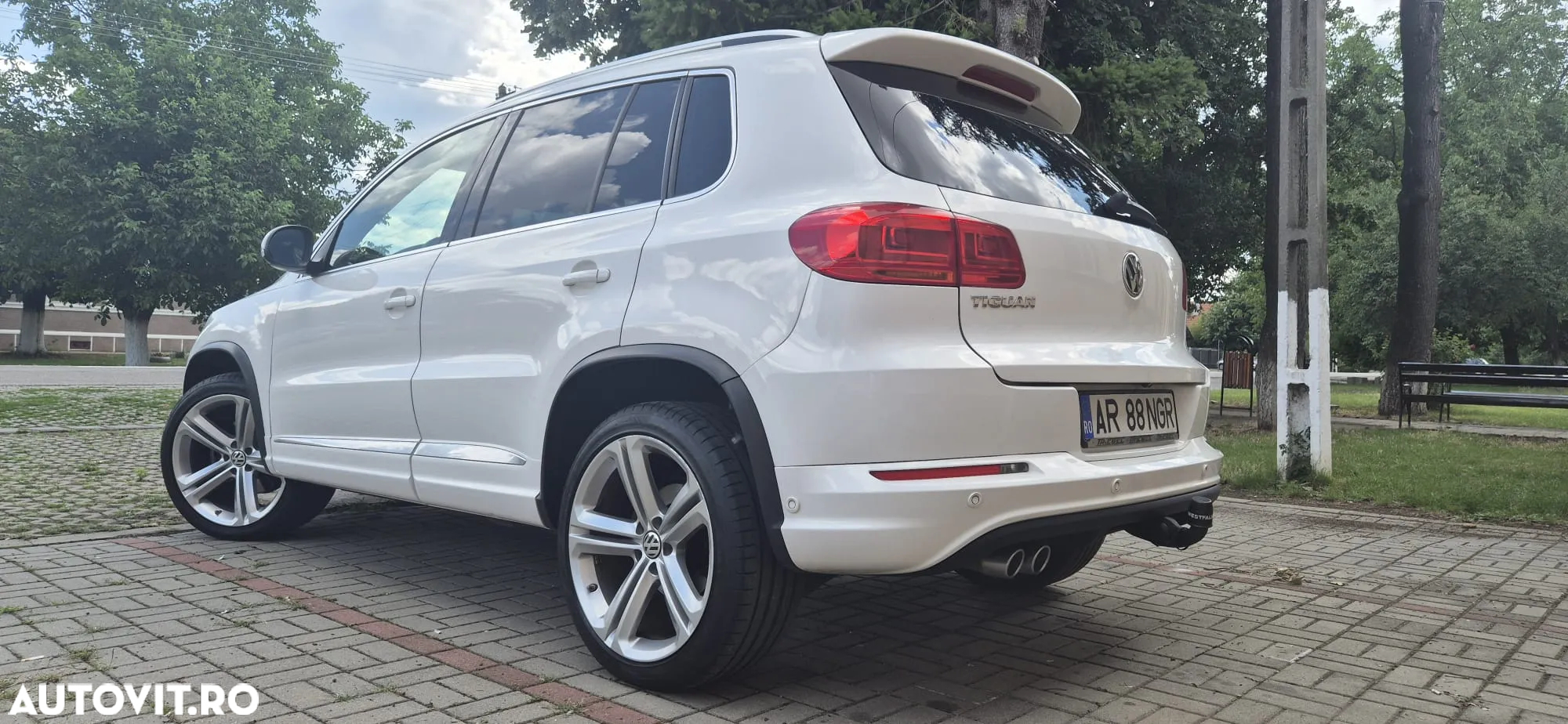 Volkswagen Tiguan - 4