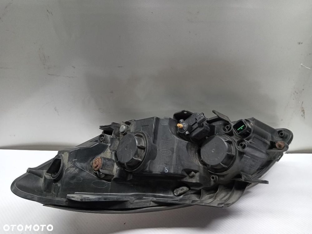 LAMPA PRZÓD  PRZEDNIA PRAWA KIA CEED PRO 921021H000 - 9