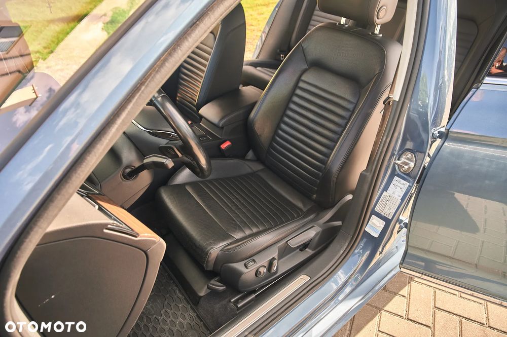 Volkswagen Passat - 25