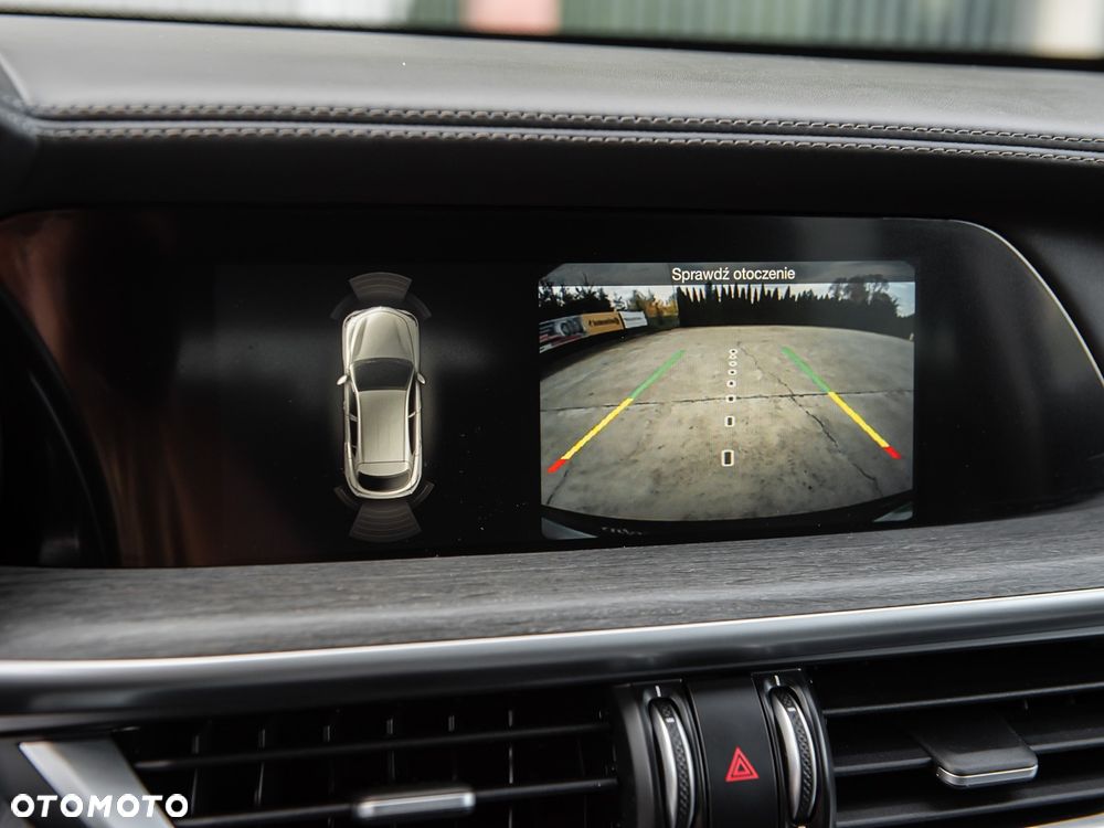 Alfa Romeo Stelvio - 24
