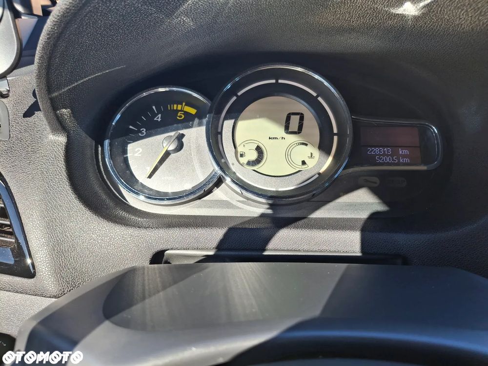 Renault Megane 1.6 dCi Energy Bose - 12