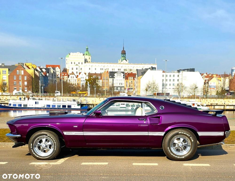 Ford Mustang - 7