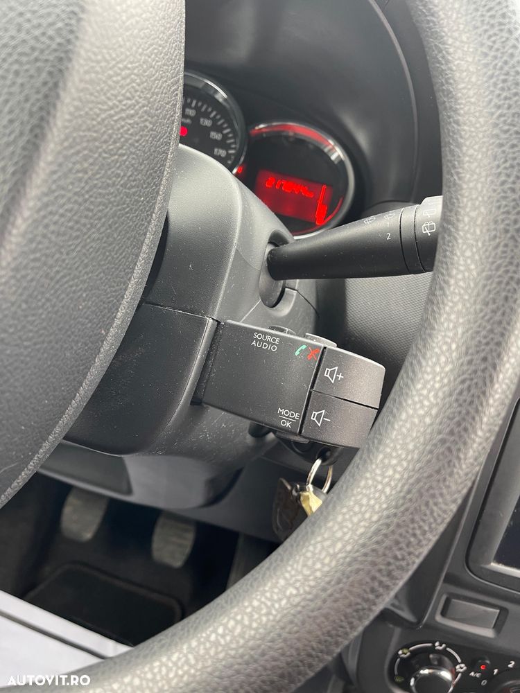 Dacia Duster SCe 115 4x2 Laureate - 17