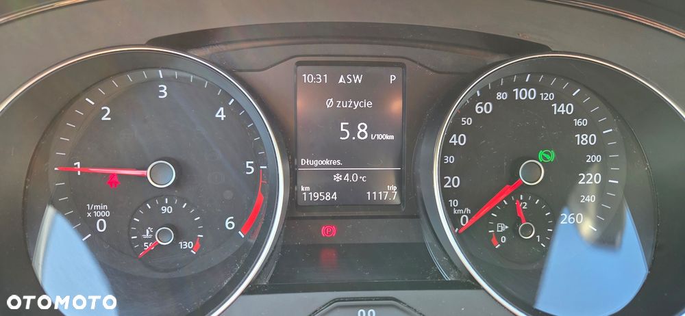 Volkswagen Passat 2.0 TDI SCR Trendline DSG - 4