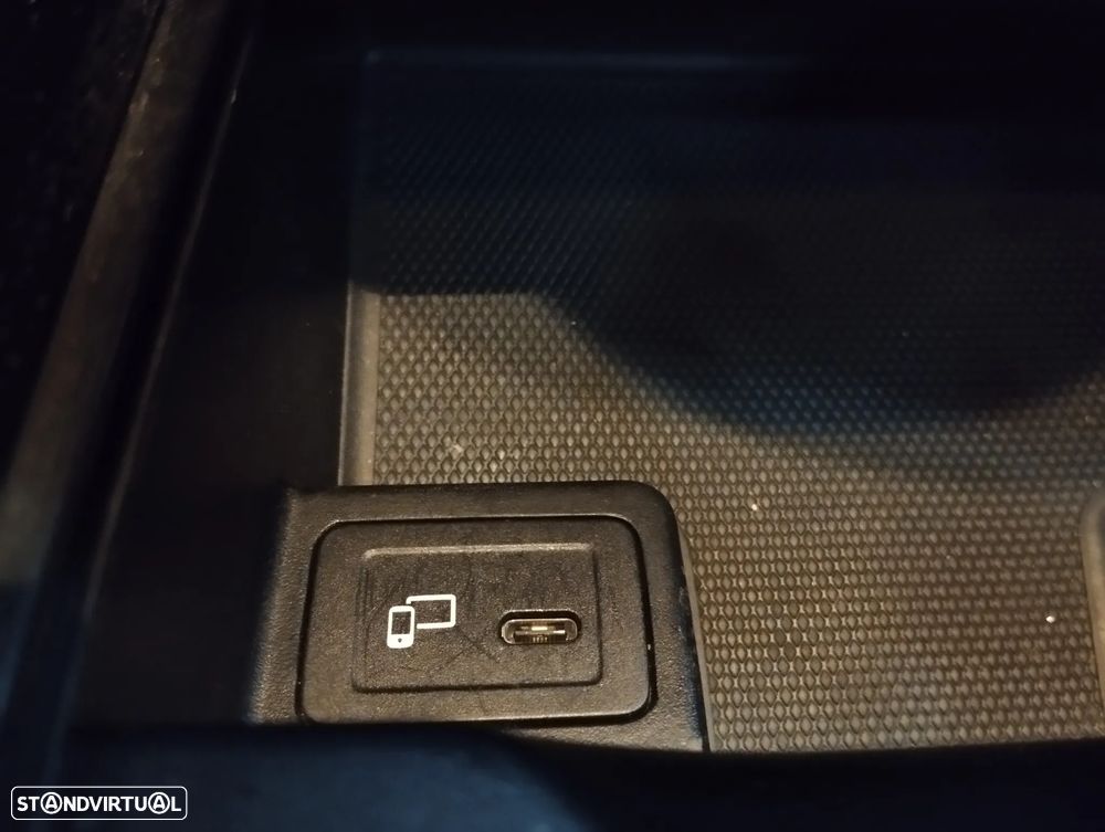 Mercedes-Benz A 250 e AMG Line - 35