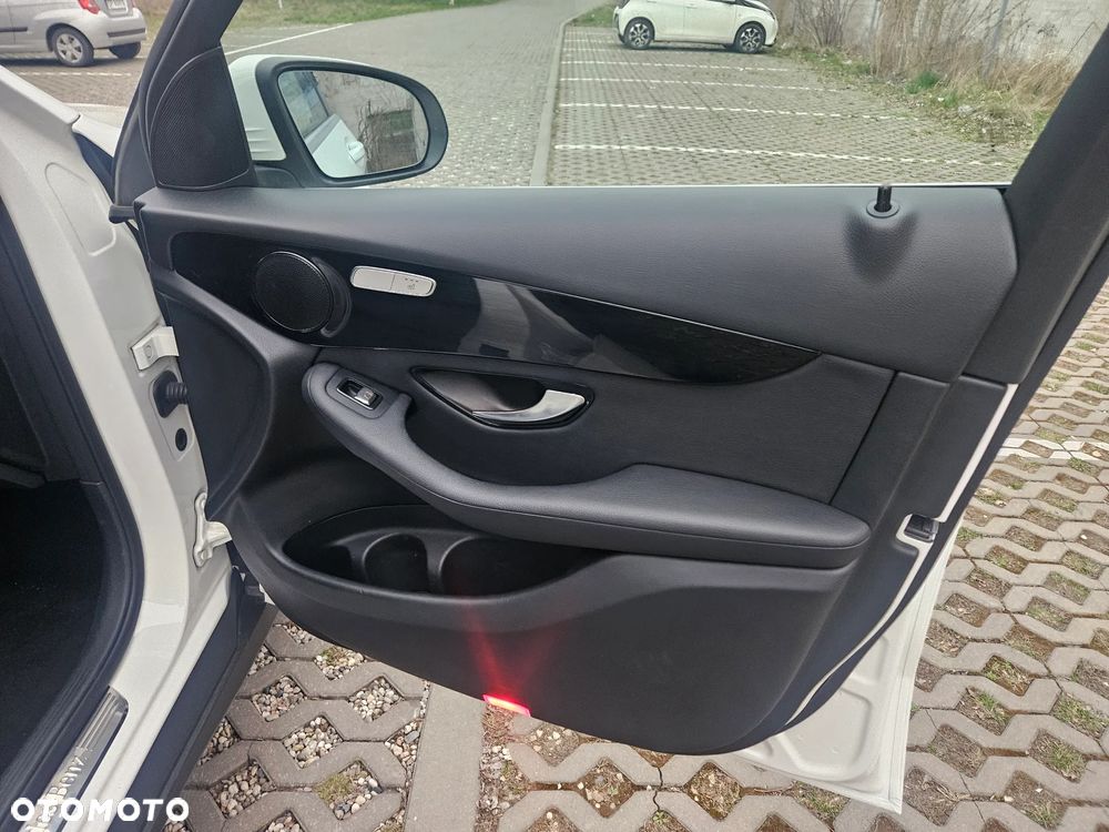 Mercedes-Benz GLC 220 d 4Matic 9G-TRONIC - 19