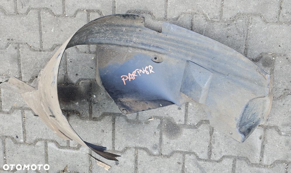 Citroen Berlingo Peugeot Partner I 1 nadkole przód przednie prawe