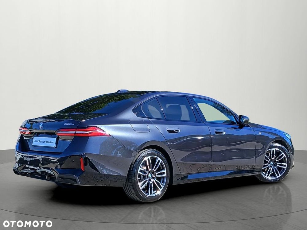 BMW Seria 5 520d xDrive - 6