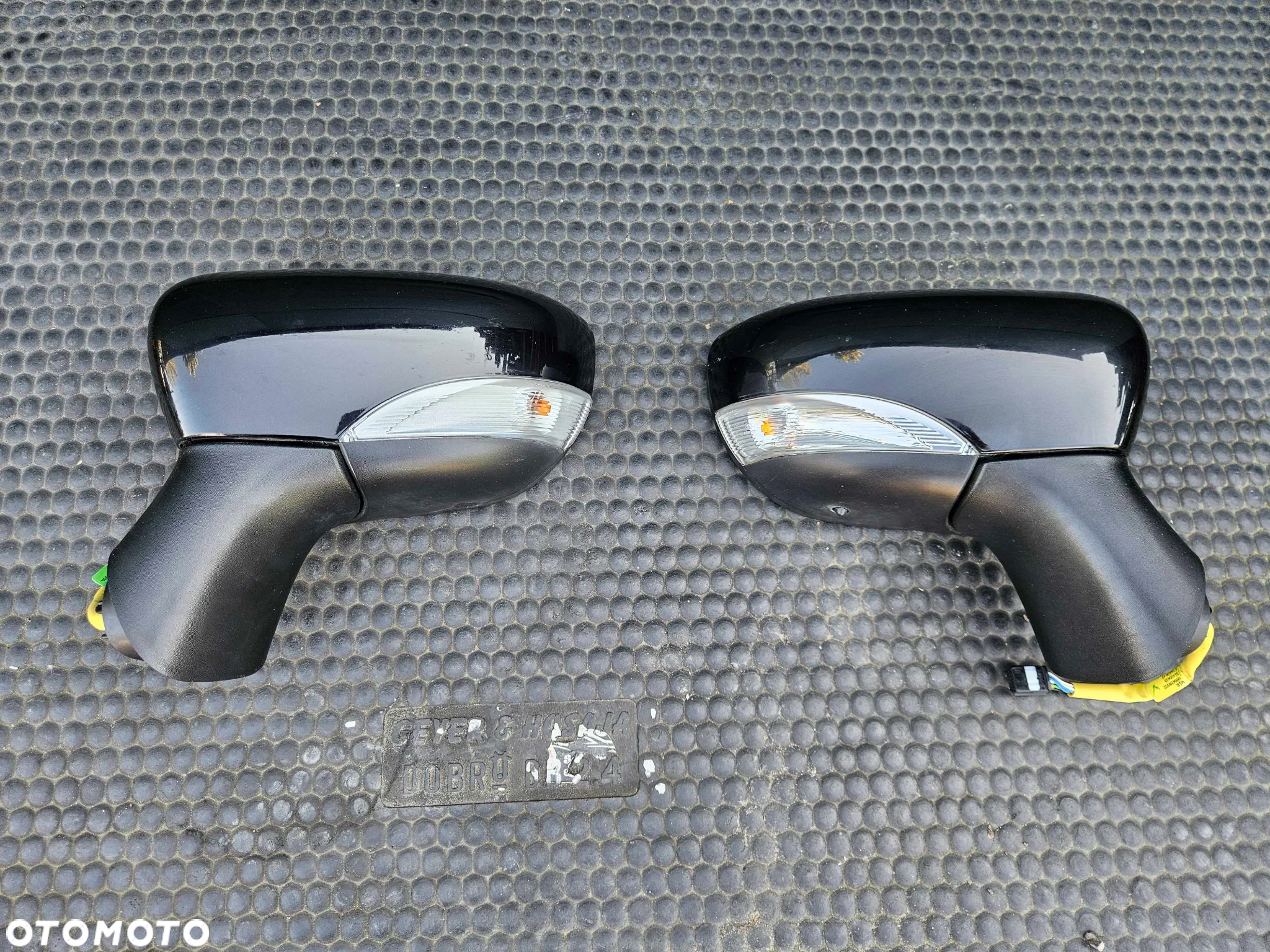 Lusterko Lusterka Zewnetrzne EUROPA Lewe 9pin Prawe 11pin Czarne Renault Captur I 1 - 2