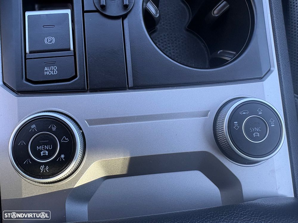 VW Touareg 3.0 TDI V6 Elegance Plus - 20