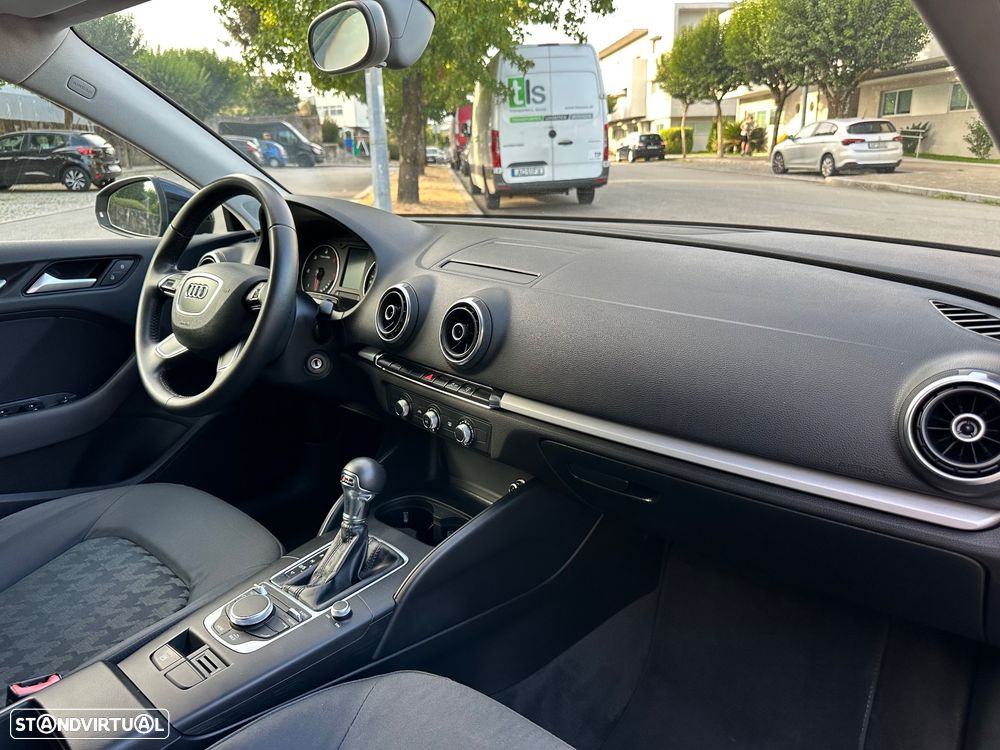 Audi A3 Sportback 1.6 TDI Attraction S tronic - 44