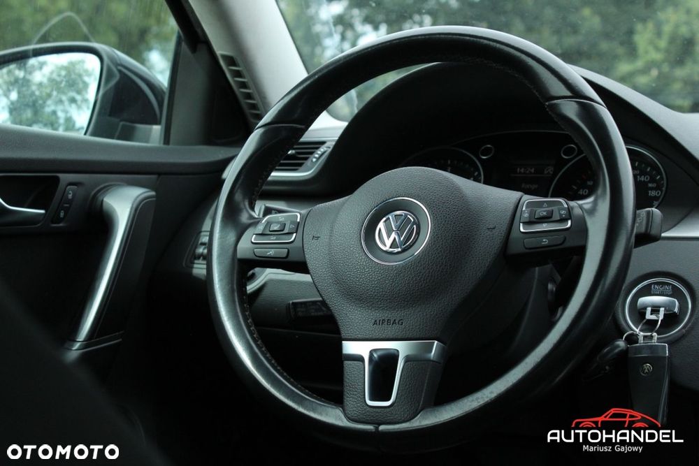 Volkswagen Passat - 9