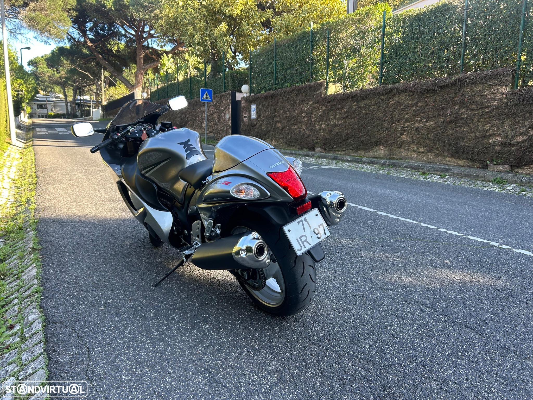 Suzuki GSX-R 1300 Hayabusa - 12