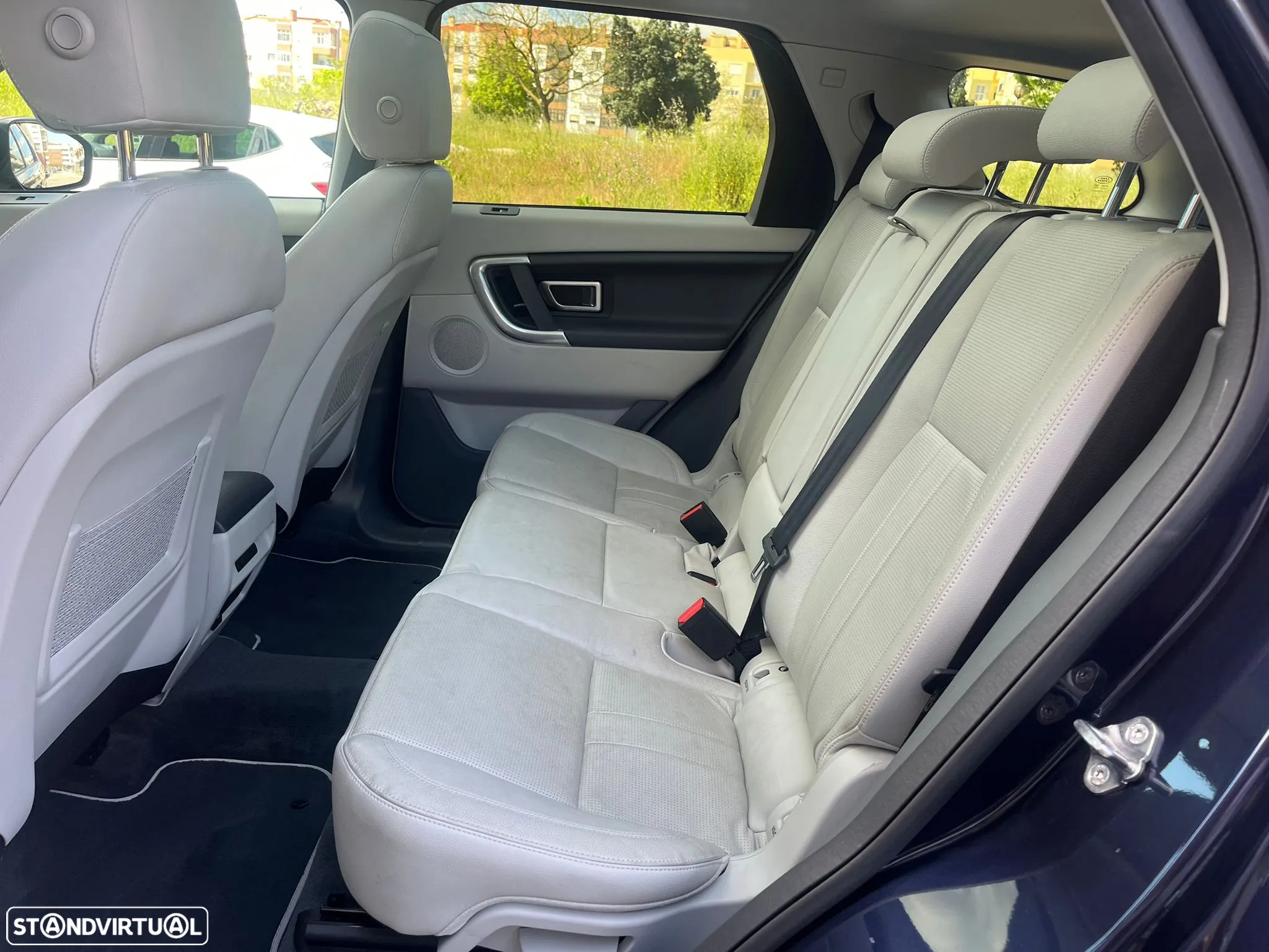 Land Rover Discovery Sport - 51