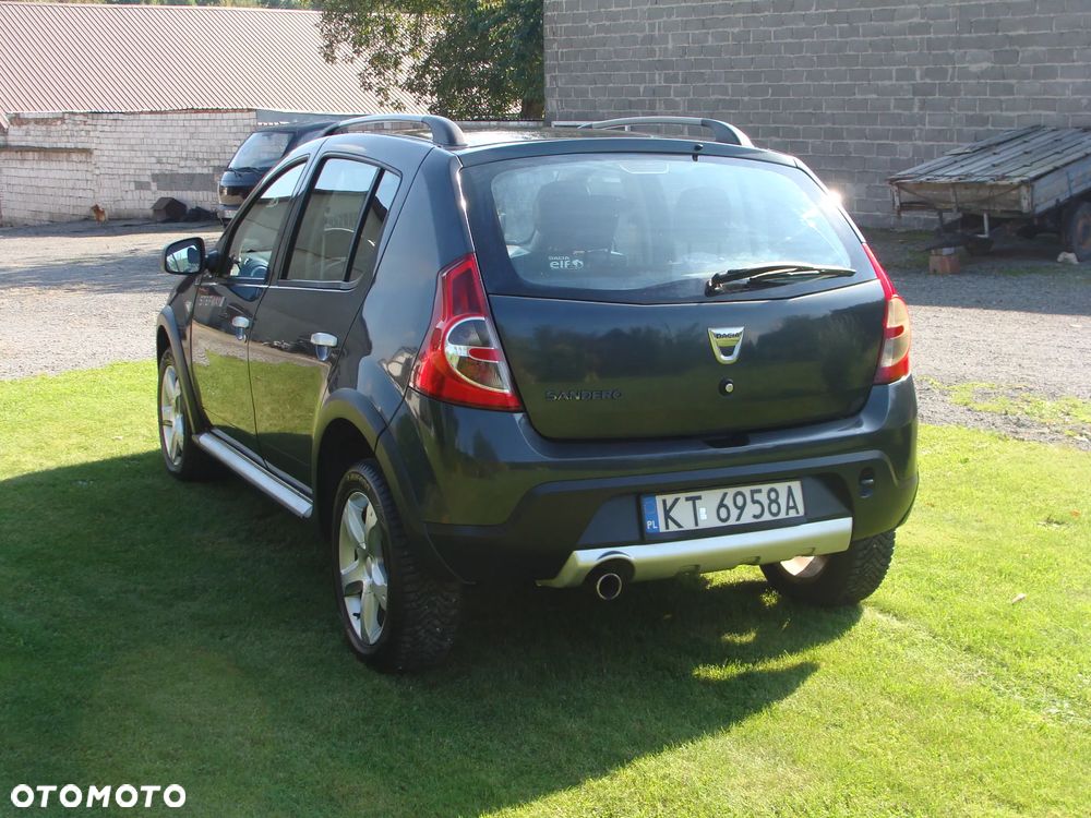 Dacia Sandero Stepway 1.6 - 13