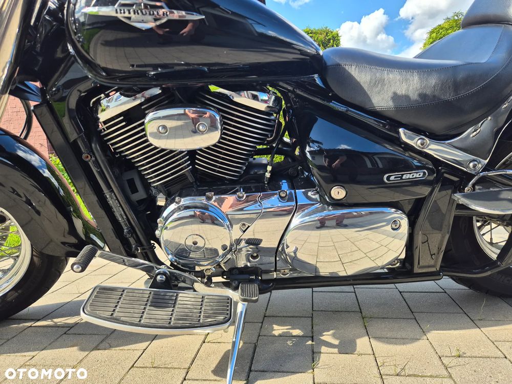Suzuki Intruder - 5
