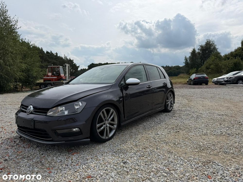 Volkswagen Golf - 1