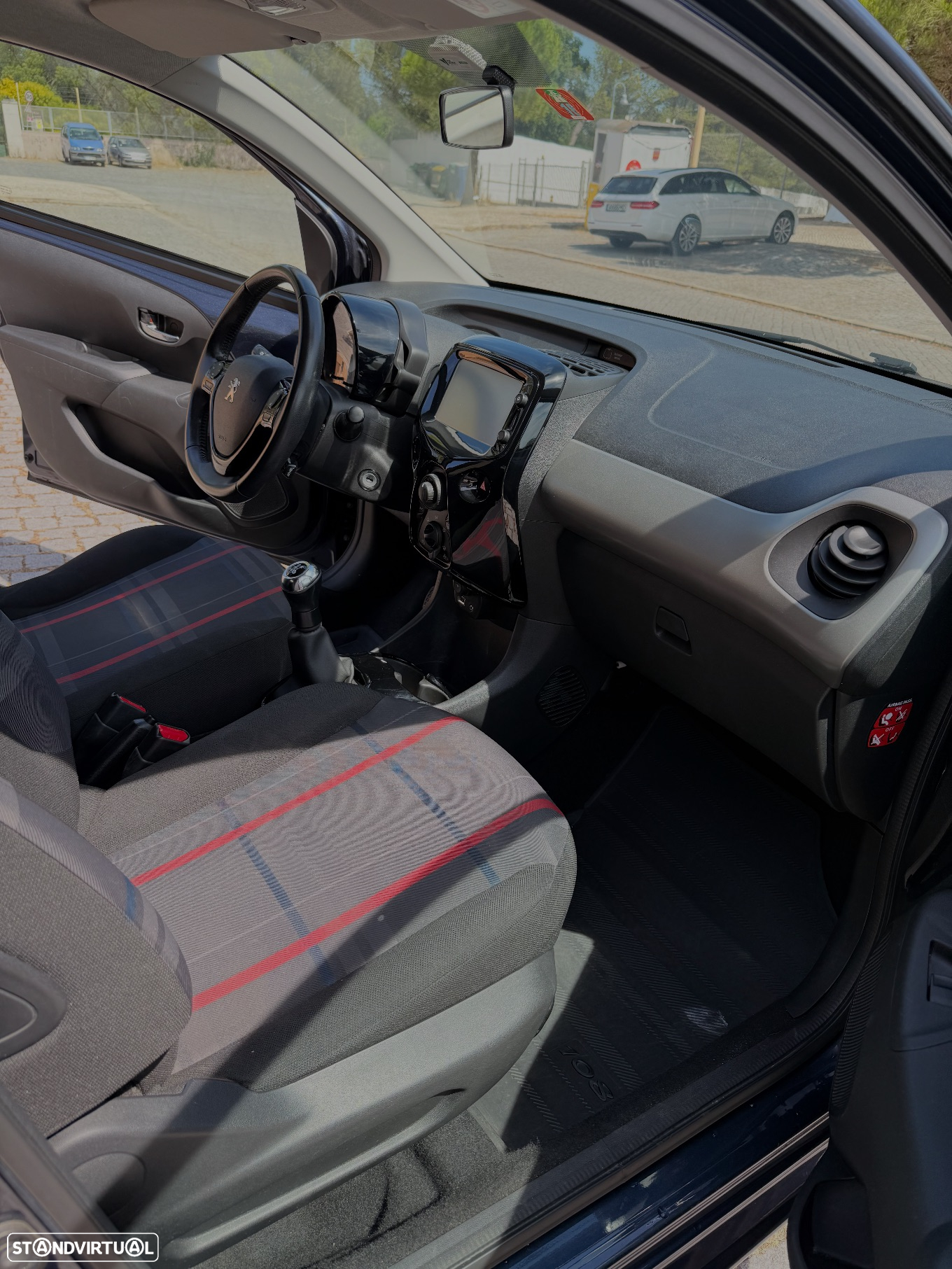 Peugeot 108 1.2 PureTech Allure - 12