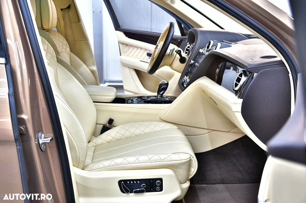 Bentley Bentayga W12 Mulliner - 18