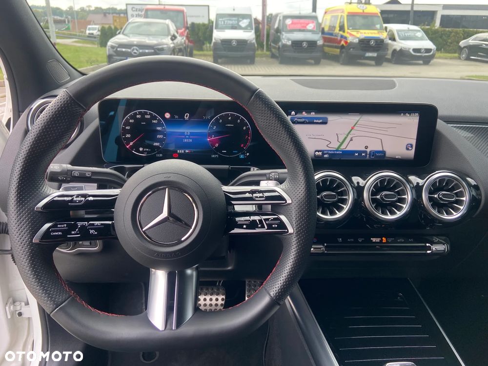 Mercedes-Benz GLA 200 AMG Line - 11