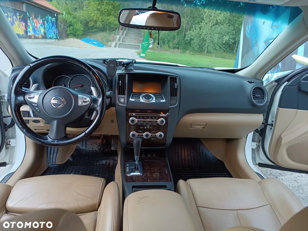 Nissan Maxima - 20