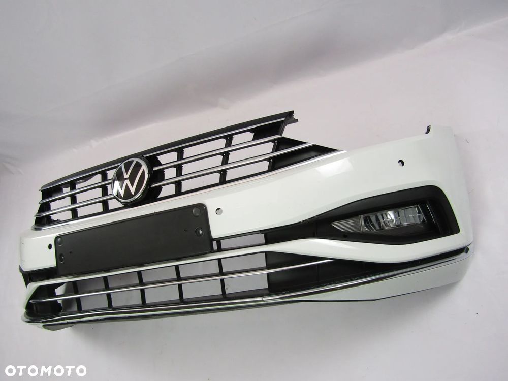 Zderzak przedni VW Passat B8 FL 19 - 24 Highline Pdc-4 Lakier LC9A - 9
