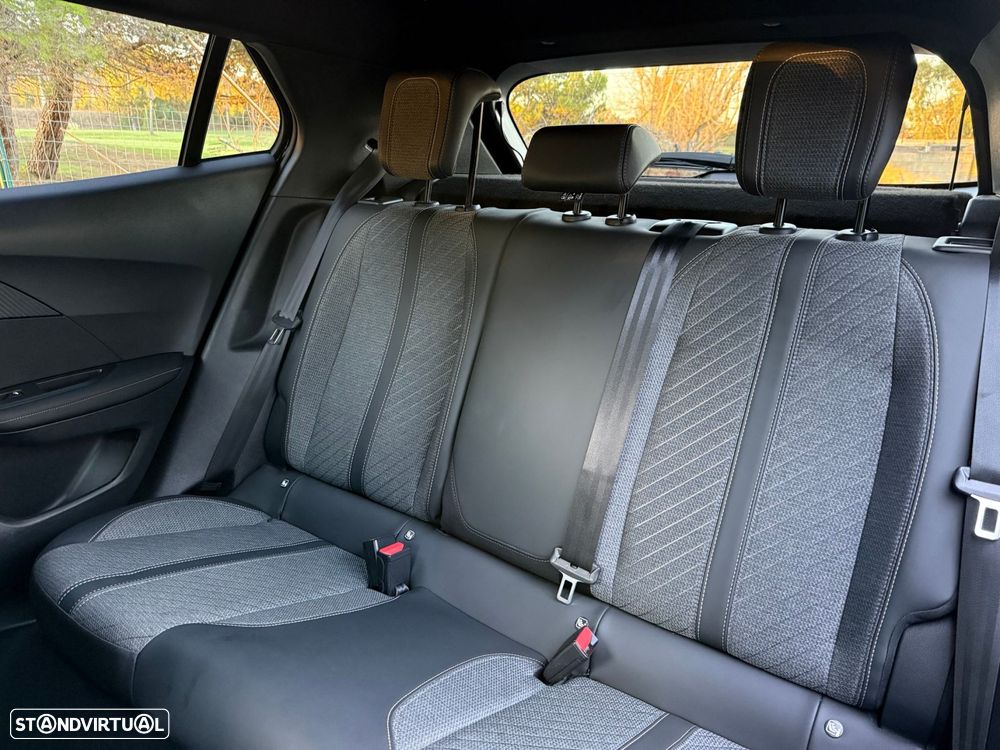 Peugeot 2008 1.2 Hybrid Allure e-DCS6 - 30