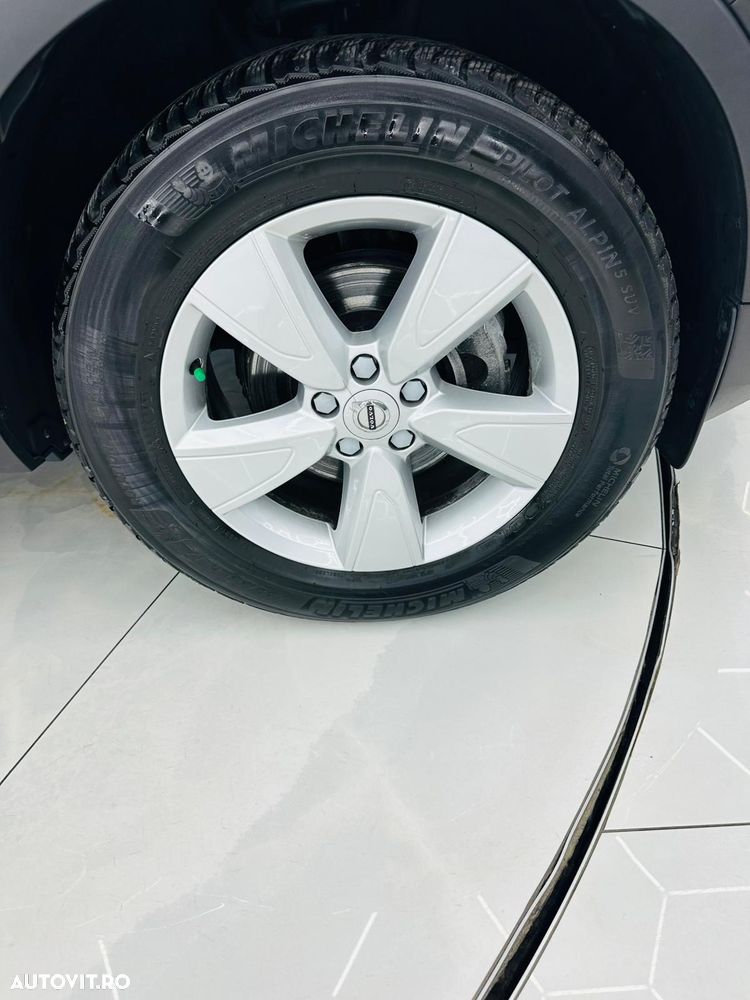 Volvo XC 40 T2 AT8 Momentum - 10