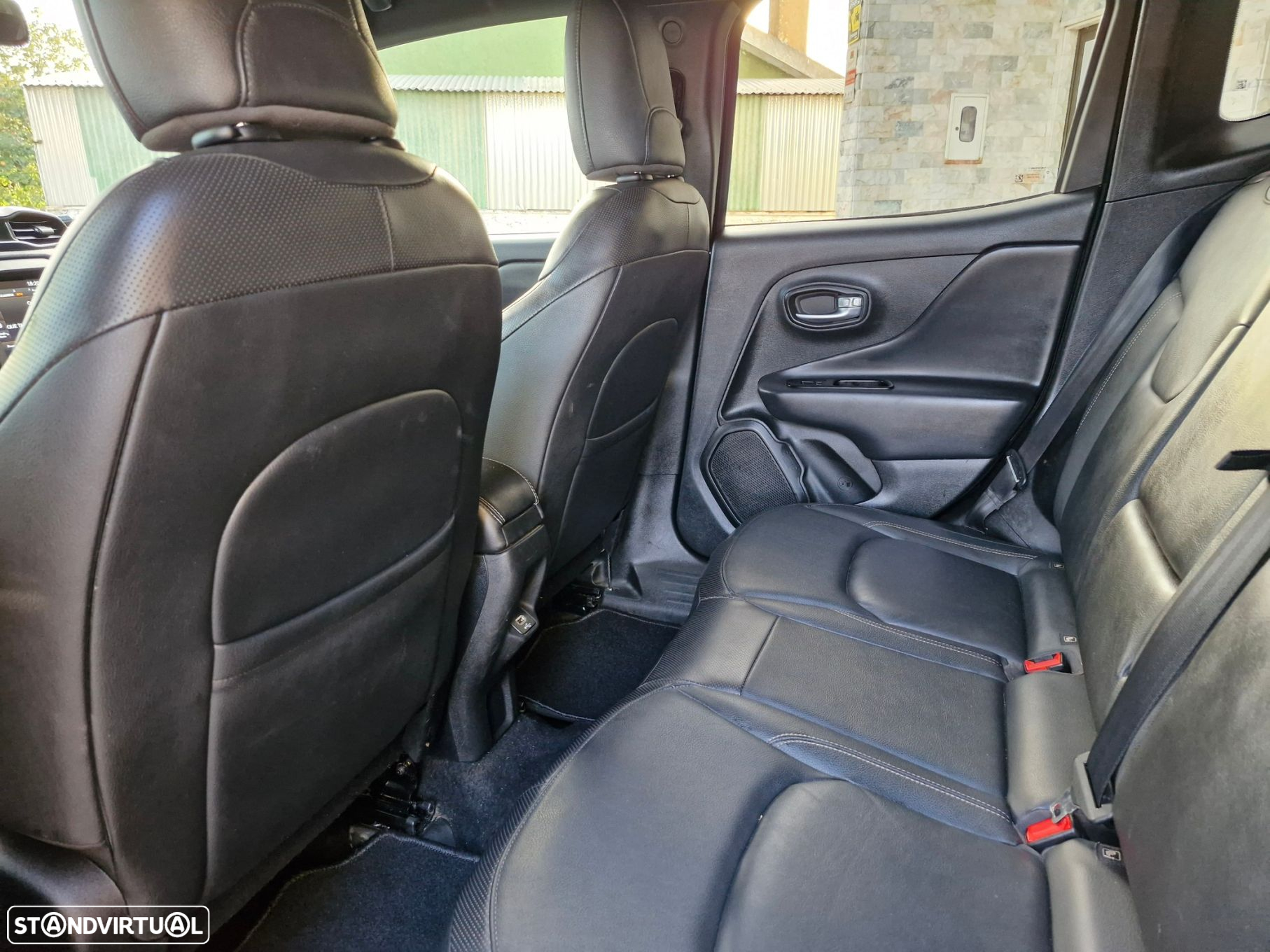 Jeep Renegade 1.0 T Limited - 16