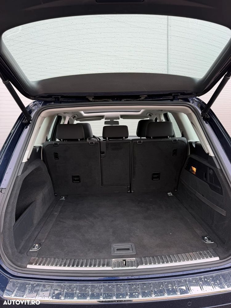 Volkswagen Touareg - 13