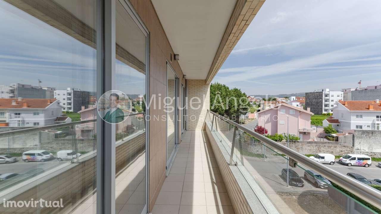 T3 em excelente estado com box e varandas - Urbanização dos Germanos - Grande imagem: 2/25