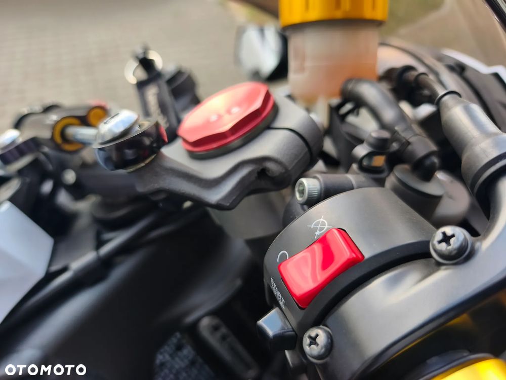 Kawasaki ZXR - 8