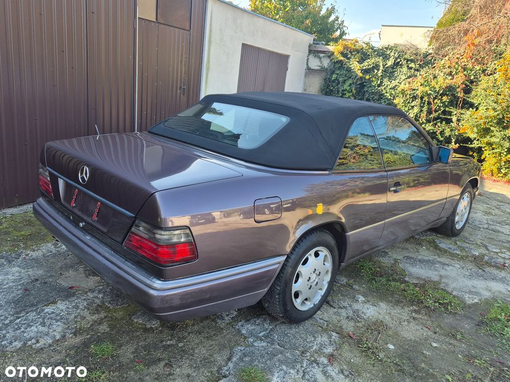 Mercedes-Benz E-Class 1994 photo 4