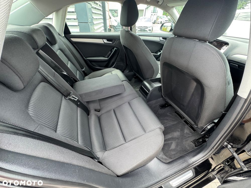 Audi A4 Limousine 2.0 TDI DPF Ambiente - 17